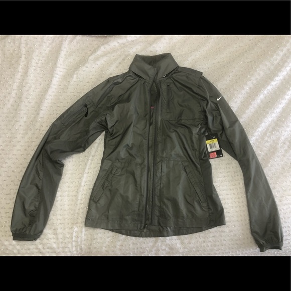 Nike jacket - Picture 1 of 9